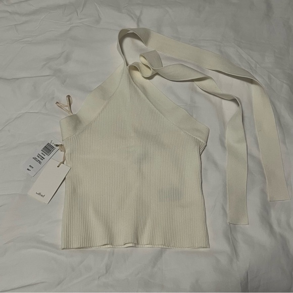 Aritzia Cayenne Halter NWT - Picture 2 of 5
